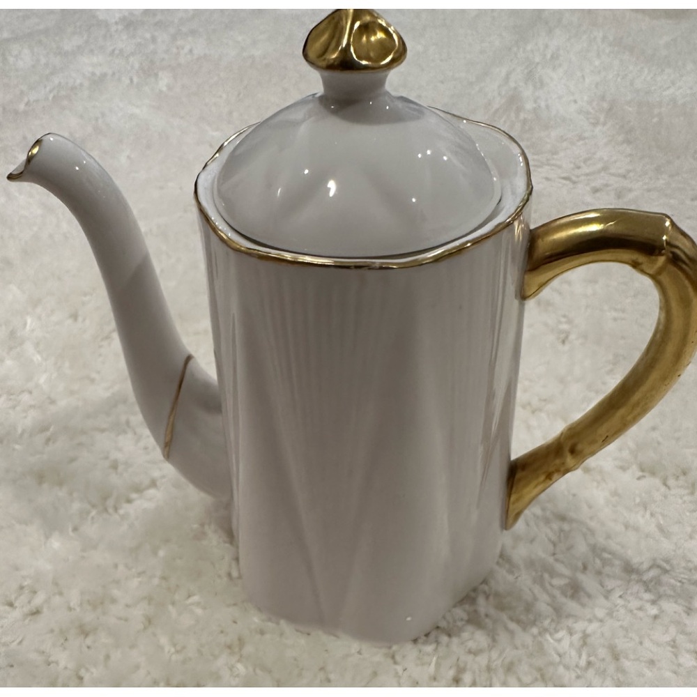 Shelley England White and Gold Lidded Coffee Pot